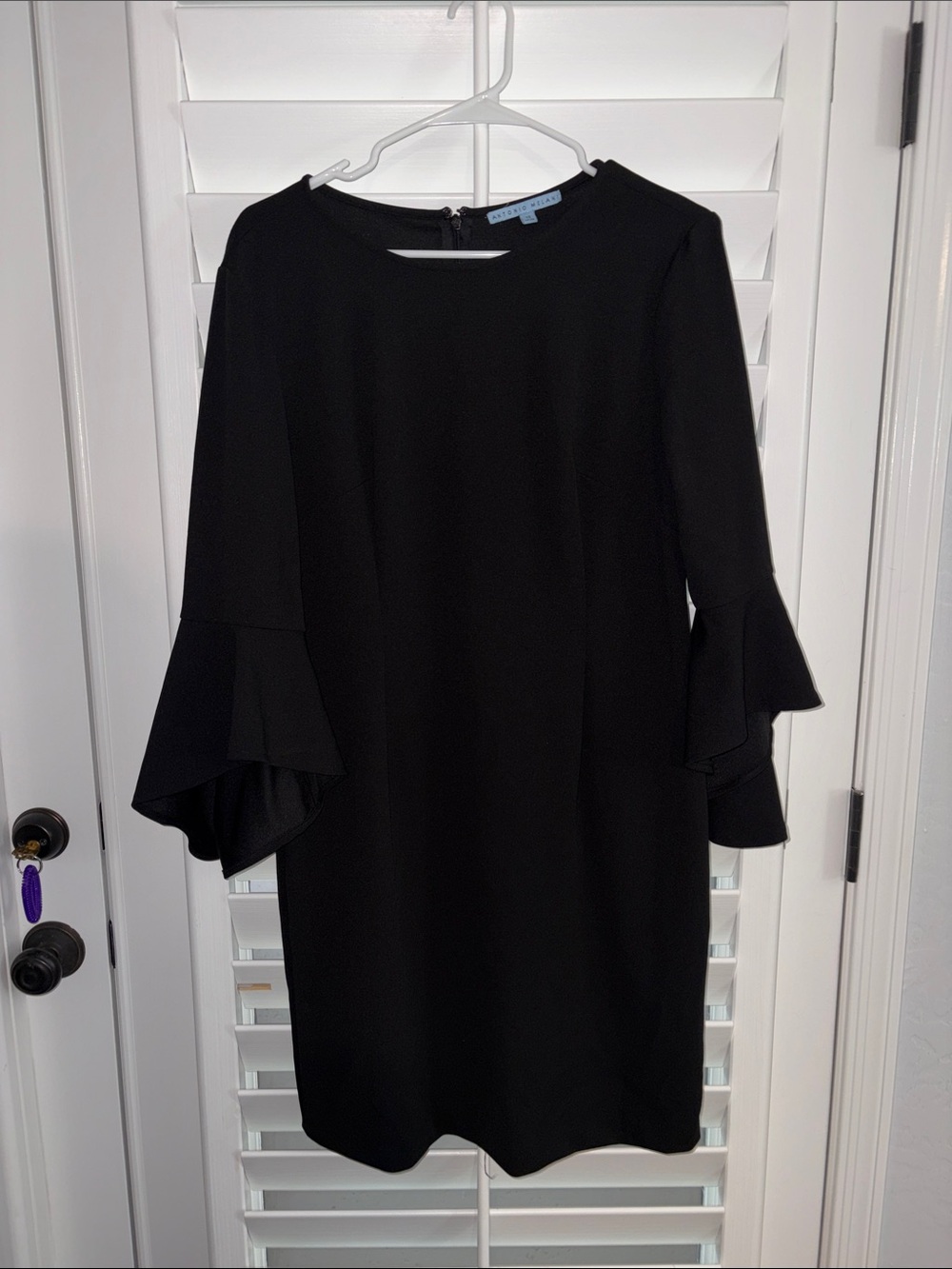 ANTONIO MELANI Black Ruffle-Sleeve Shift Dress